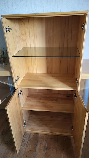 Gut erhaltene Buche Vitrine 