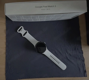 Google Pixel Watch 3   45 mm   Porzellan   Neuwertig   OVP + Netzteil