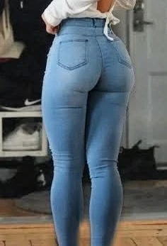 Big Booty Herrin sucht Sklaven