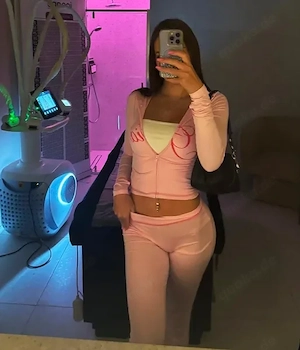 Heiße Camshow mit Studentin Cora