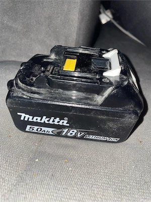 Makita Akkus mit Ladegerät