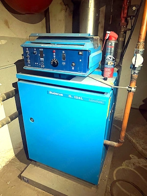 Buderus Heizkessel G 124 L Lownox 32 kW mit 300 Liter Warmwasserspeicher