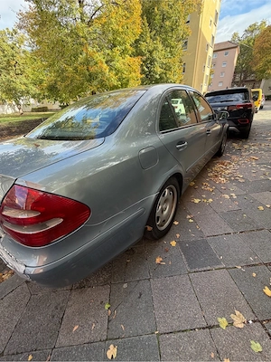 Mercedes-Benz E 200 CDI W211 Automatik   TÜV 07 2027