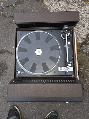 Zu verkaufen Dual Plattenspieler leider fehlt die Nadel