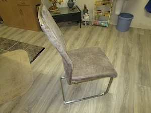 2x 4 Stühle und1Tisch für Esszimmer 