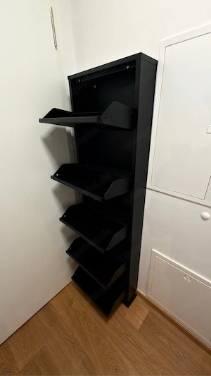 Schuhkipper, Tisch, Schrank, Spiegel