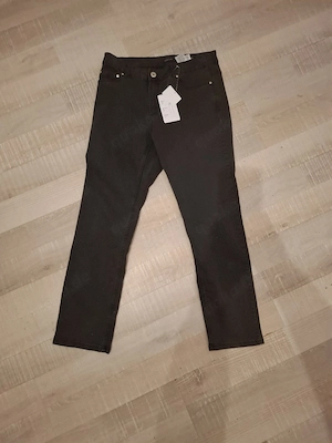 Verkaufe nagelneue Jeanshose mit Etikett 