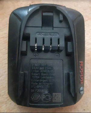 Bosch Schnellladegerät AL 1830 CV + Akku 14,4 V (2,5 Ah  Li-ion)
