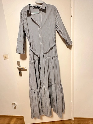 langes Kleid