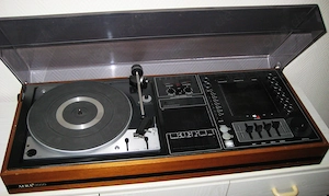 Stereo-Kompaktanlage mit Plattenspieler