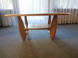 Ovaler Couchtisch aus Eichenholz, 120 x 74 cm