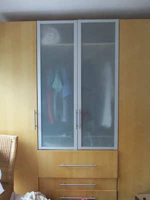 Kleiderschrank