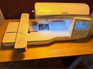 Brother Innov-is 880E Stickmaschine inkl. Stickrahmen Hoops und Zubehör