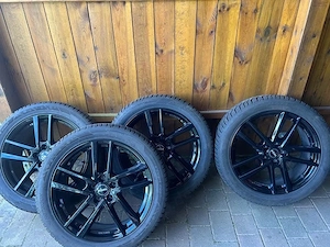 Hankook Winterreifen 245 45 R19 