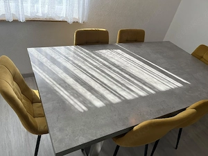 Esstisch mit Stühle 