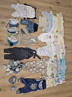 Babykleidung Gr 50 56
