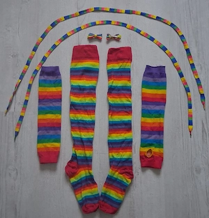 Regenbogen - Set | Overknee Strümpfe | Armstulpen | Haarspange | Schnürsenkel | Ohrstecker | Pride
