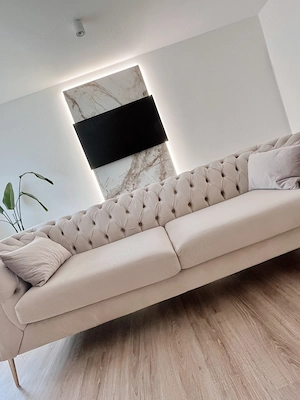 Samt Sofa creme beige mit goldfarbenen Füßen 