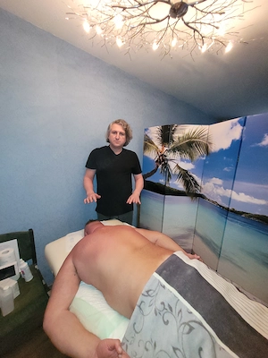 Wellness Masseurin gesucht, für 100 Euro Minijob, Praktikum, ehrenamtlich Tätigkeit ohne Ausbildung
