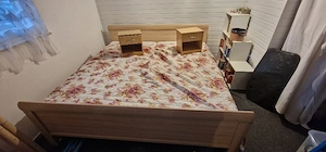 Doppelbett 2x2m mit Nachtschränkchen