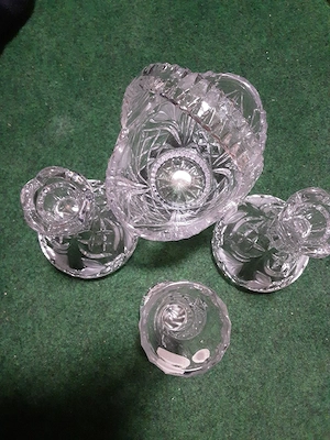 Kristall 4 Teilig bestehend 2 Kerzenständer ,Vase , Bügelschale !