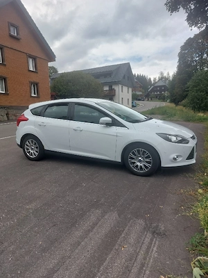 Ford Focus günstig mieten Tag Woche