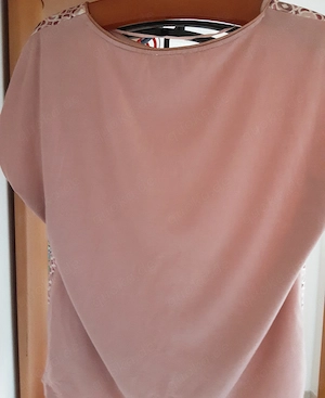 T Shirt mit floralem Muster in Altrosa
