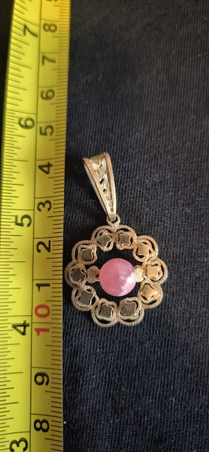 Filigraner Vintage Goldanhänger 333 8 Karat mit rosa Schmuckstein