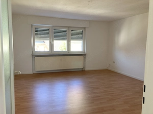 Moderne, neu renovierte 3-Zimmer-Wohnung mit Südbalkon im Zentrum von Haßloch
