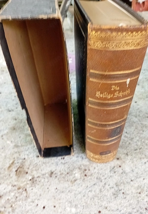 Alte Bibel 