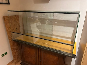 Glasterrarium 120x50x60 mit 2 Pflanzen-Grow-Lights