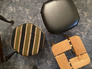 4 Hocker aus Holz