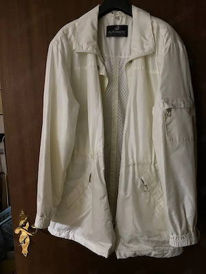 Leichte Damenjacke von Authentic Clothing Company in Gelb