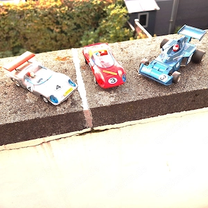 3 Slotcars 1:32 ? Polistil--Tyrell-Ford--Dino Ferrari--Maserati