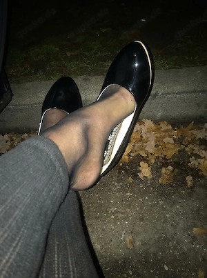 suche Füße von Femboy DWT TV Mann