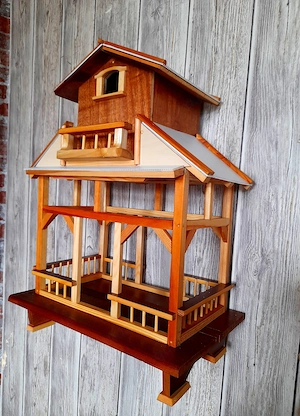Vogelvilla,Futterhaus, für Eichhörnchen und Vögel  