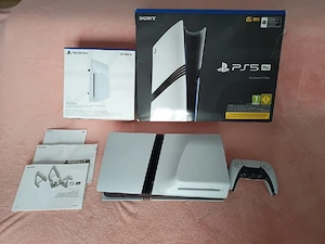 Sony PlayStation 5 Pro 2TB + Laufwerk PS5 CFI-7021 PAL Blu-ray Controller + OVP