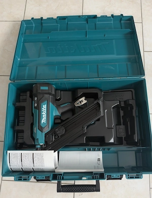Makita DBN900ZK , Akku-Streifennagler 18V LXT 50-90mm Brushless-