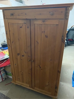 Kieferschrank