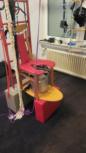 Dom & Fetischst bietet bdsm  SM im privaten Studio 