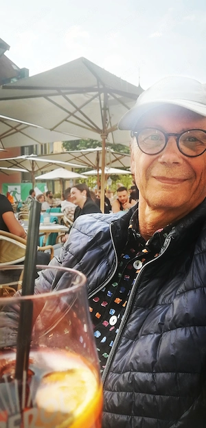 Lustvolles , reifes Luder 25 -"75 gesucht. Niveauvoller Herr, 65,  schlank, 1,8 , 75KG