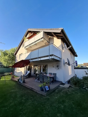 Helle, großzügige 4,5-Zimmer-Wohnung mit großem Balkon, Keller & Stellplatz