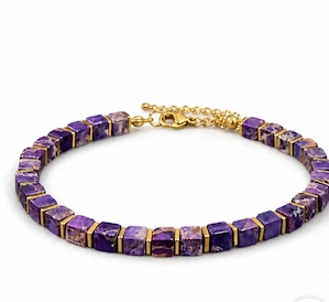 Modisches Naturstein-Look Armband   Lila Würfel & Gold-Details   Neu