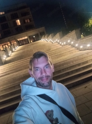 Bist du alleine und hast Lust auf Gesellschaft und heiße abendteuer