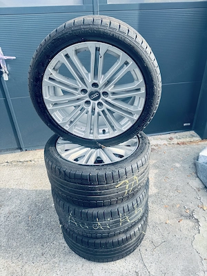4x Audi Original Winter Kompletträder 245 40 R18 Continental 8W0 601 025 EE A4 A5