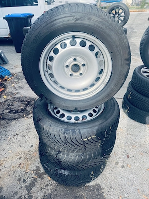 4x Winter Kompletträder 215 65 R16 98H Bridgestone Blizzak LM005 auf Stahlfelge 6.5Jx16 ET33