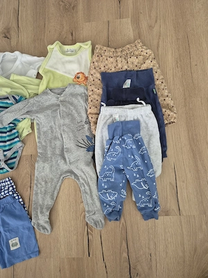 Babykleidung Gr. 62 68