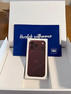 iPhone 18 Pro Max 1 TB in Burgunder