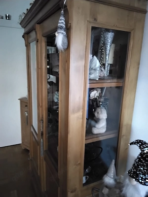 Antiker Schrank