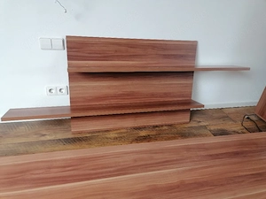 TV Board mit Wandregal in Holzoptik